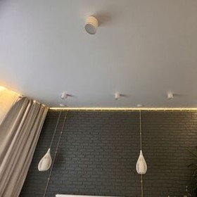Сатиновый потолок на кухне